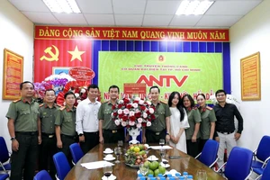 Giám đốc Công an TPHCM thăm, chúc mừng các cơ quan báo chí