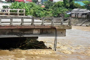 Nguyên nhân sập cầu Ngòi Thia được xác định là do thiên tai bất thường. Nguồn: Bộ GTVT