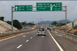 Cao tốc Nội Bài - Lào Cai đạt kỷ lục 48.000 phương tiện/ngày đêm
