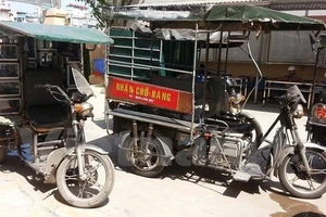 Xe ba bánh xuất hiện nhiều trên đường phố Hà Nội