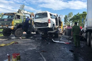 Hiện trường vụ tai nạn tại Quảng Nam làm 13 người chết, 4 người bị thương