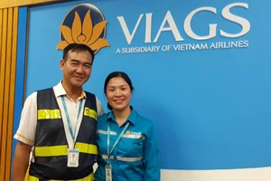 Chị Phùng Thị Ngọc vừa trả lại hành khách gần 1 tỷ đồng tài sản bỏ quên trên máy bay