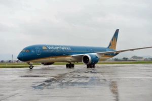 Máy bay Vietnam Airlines bị ống lồng va quệt tại sân bay Nga