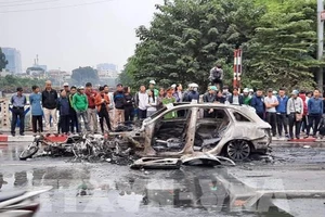 Vụ tai nạn xe Mercedes đâm liên hoàn làm chết 1 người vừa xảy ra tại Hà Nội