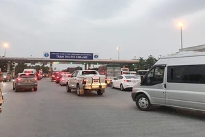 Cao tốc Nội Bài - Lào Cai phá kỷ lục phương tiện lưu thông trên tuyến