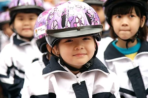 Tỷ lệ trẻ em đội nón bảo hiểm đạt hơn 70%