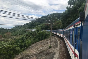 Tuyến đường sắt Hà Nội – TPHCM chỉ còn chạy thường xuyên 2 đôi tàu