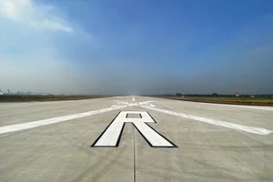 Đường băng sân bay Tân Sơn Nhất vừa hoàn thành cải tạo, nâng cấp