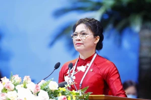 Bà Hà Thị Nga tái đắc cử Chủ tịch Hội LHPN Việt Nam. Ảnh: VIẾT CHUNG
