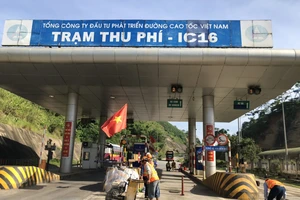 Bắt đầu đào hố móng lắp đặt hệ thống thu phí ETC trên cao tốc Nội Bài- Lào Cai