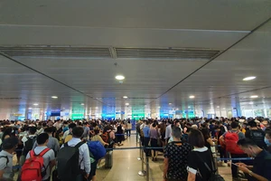 Hành khách quá tải tại Sân bay Tân Sơn Nhất