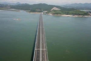 Thông xe cao tốc Vân Đồn - Móng Cái 