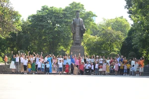 Các gia đình trẻ tiêu biểu được tuyên dương năm 2022 đã có mặt tại Thủ đô Hà Nội từ ngày 31-10