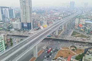 Hà Nội thông xe đường Vành đai 2 trên cao gần 10.000 tỷ đồng