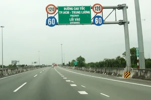 Trong các tuyến cao tốc được chọn thí điểm thu phí có tuyến cao tốc TPHCM - Trung Lương.