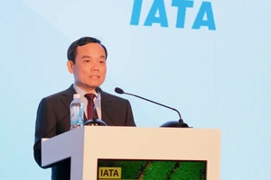 Phó thủ tướng Chính phủ Trần Lưu Quang phát biểu tại phiên khai mạc