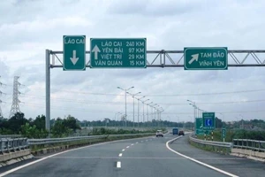 Cao tốc Nội Bài - Lào Cai đoạn qua Yên Bái chưa được nâng cấp lên 4 làn xe sau nhiều năm khai thác.