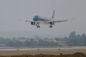 Máy bay A321 chuẩn bị hạ cánh tại Cảng hàng không Điện Biên