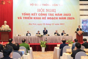Thủ tướng Phạm Minh Chính dự hội nghị tổng kết công tác năm 2023, triển khai nhiệm vụ năm 2024 của Bộ GTVT