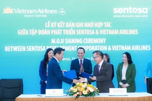 Lễ ký kết hợp tác giữa Vietnam Airlines và SDC chiều 16-1