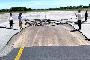 Sân bay Vinh từng bị bong tróc phải tạm dừng để khắc phục hồi tháng 7-2023