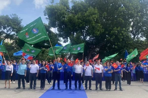 Gần 2.000 sinh viên Hà Nội tham dự lễ xuất quân chiến dịch tình nguyện "Mùa hè xanh"