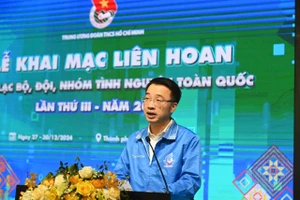 Bí thư TƯ Đoàn TNCS Hồ Chí Minh, Chủ tịch Hội LHTN Việt Nam Nguyễn Tường Lâm phát biểu khai mạc liên hoan