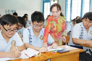 Cô và trò Trường THCS Lạc Hồng (quận 10, TPHCM) trong một giờ lên lớp