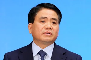 Chủ tịch UBND TP Hà Nội Nguyễn Đức Chung vừa bị đình chỉ công tác