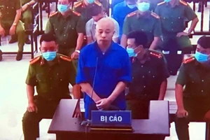 Nguyễn Xuân Đường tại phiên xử ngày 25-8. Ảnh chụp màn hình