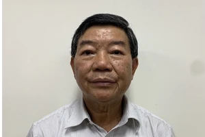 Cựu Giám đốc Bệnh viện Bạch Mai thống nhất nâng khống giá thiết bị y tế