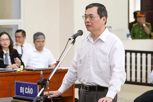 Cựu Bộ trưởng Vũ Huy Hoàng bị tuyên án 11 năm tù giam