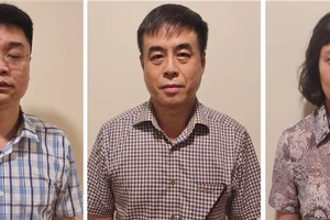 Bắt giam 3 cựu cán bộ Đội Quản lý thị trường Hà Nội liên quan tới đường dây sản xuất, buôn bán sách giả