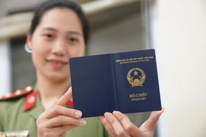 Bổ sung thông tin “Nơi sinh” vào hộ chiếu mẫu mới từ 15-9