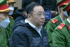 Hơn 2.000 cán bộ, nhân viên y tế xin giảm nhẹ cho bị cáo Phan Huy Anh Vũ