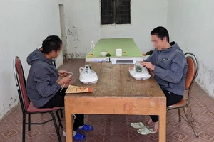 2 thanh niên "liều chết" trốn về Việt Nam
