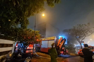 Cháy cơ sở massage ở Hà Nội, 6 người thoát nạn 