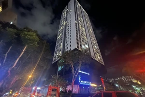 Hà Nội: Cháy trên căn hộ tầng 25 tòa nhà The Sun