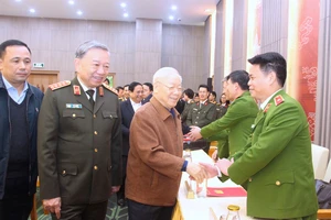 Tổng Bí thư Nguyễn Phú Trọng: Các đồng chí hành động rất vất vả nhưng cũng rất đáng vinh dự, tự hào