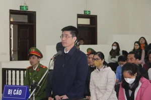 Bị cáo Hoàng Văn Hưng xin lỗi những người đã tạo điều kiện cho mình phấn đấu