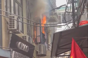 Hà Nội: Cháy một ngôi nhà trên phố Miếu Đầm