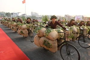 12.000 người hợp luyện diễu binh, diễu hành tại Điện Biên Phủ