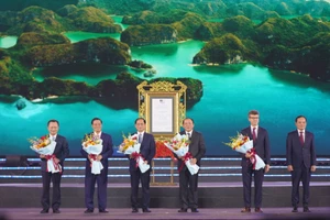 Hải Phòng và Quảng Ninh đón nhận bằng Di sản thiên nhiên thế giới Vịnh Hạ Long - Quần đảo Cát Bà