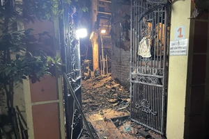 Cháy nhà trọ 3 tầng ở Cầu Giấy, Hà Nội: Nhiều người thương vong