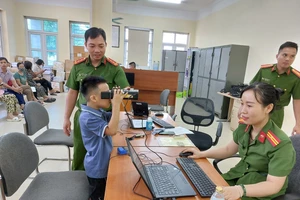 Hà Nội: Công dân từ 6 đến dưới 14 tuổi làm thẻ căn cước 