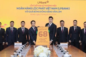 Thủ môn hàng đầu Việt Nam Đặng Văn Lâm được LPBank lựa chọn làm Đại sứ thương hiệu