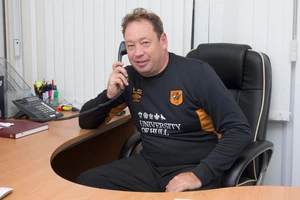 Leonid Slutsky trong màu áo Hull City