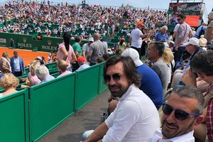 Andrea Pirlo xem một trận đấu ở Monte Carlo