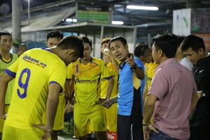 "Coach" Trung núi đang chỉ đạo các học trò