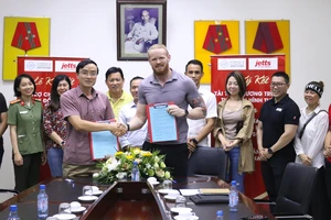 Buổi lễ ký kết giữa Công an Cửa khẩu Tân Sơn Nhất và Tập đoàn FLG Việt Nam